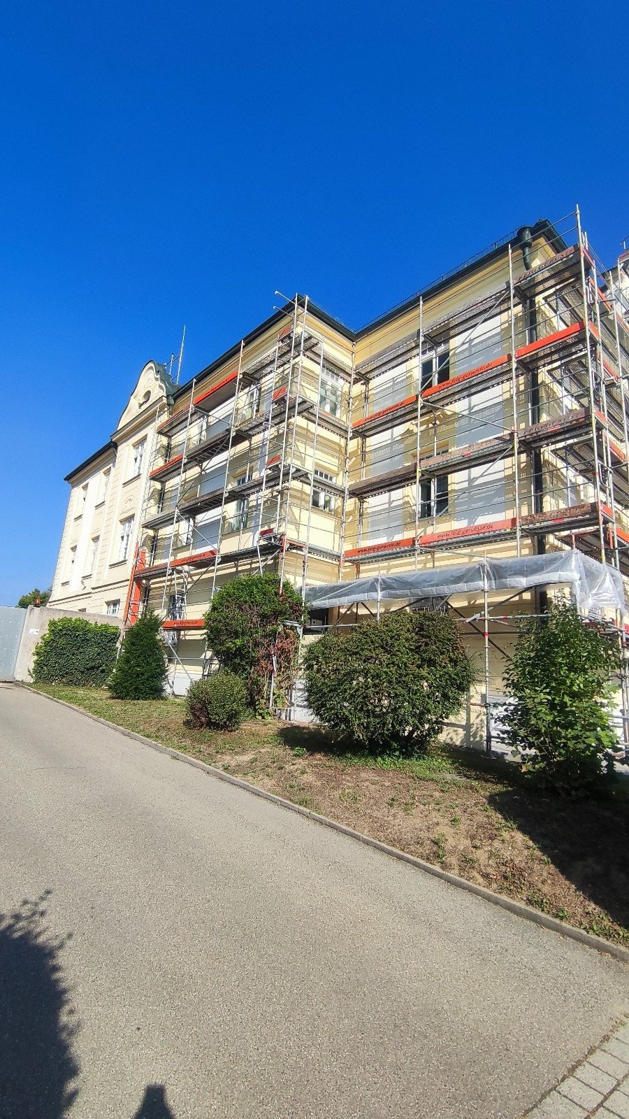 Mehrfamilienhaus / Objektfassade in Ausführung