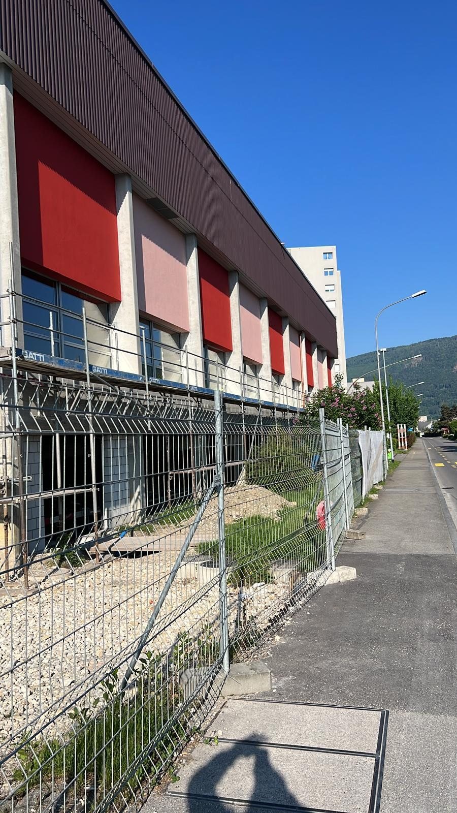 Langes Gebäude – Fassadenarbeiten